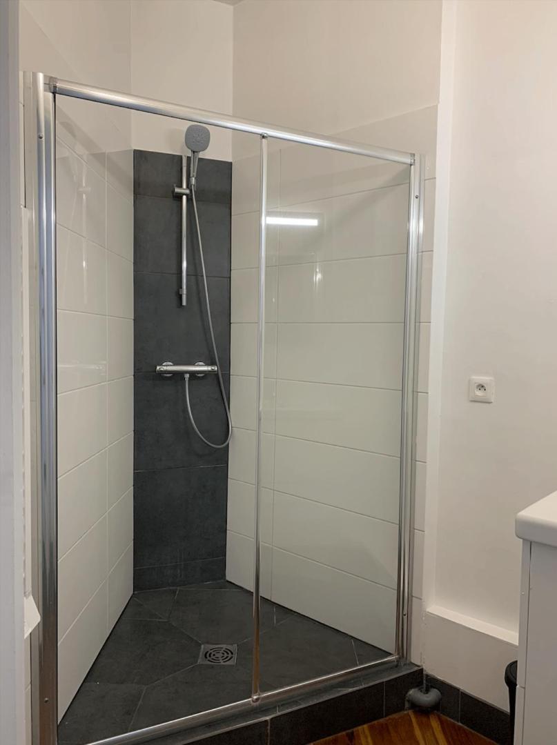 Appartement 2 Chambres Avec Parking, Proche Metro Lille Exterior foto